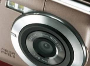 Casio W63CA с 8МР камера и OLED екран с резолюция 480 х 800 пиксела