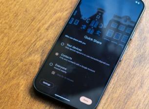 Google още работи по съвместимостта на Quick Share с iPhone