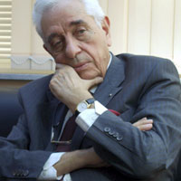 Омбудсманът е за преминаване към безсрочен договор за мобилни услуги