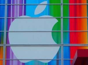 Шефът на iOS си тръгва от Apple