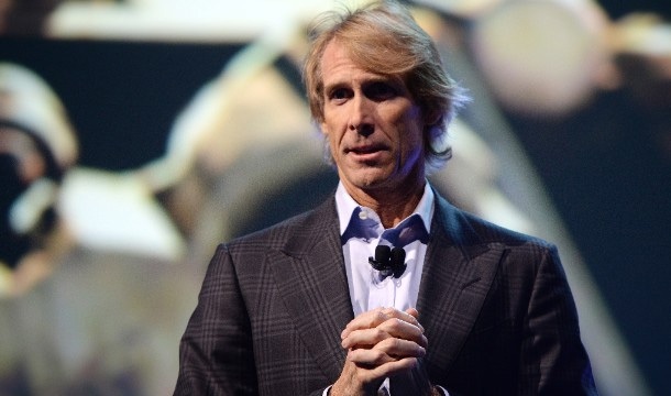 Режисьорът Майкъл Бей в конфузна ситуация на пресконференцията на Samsung