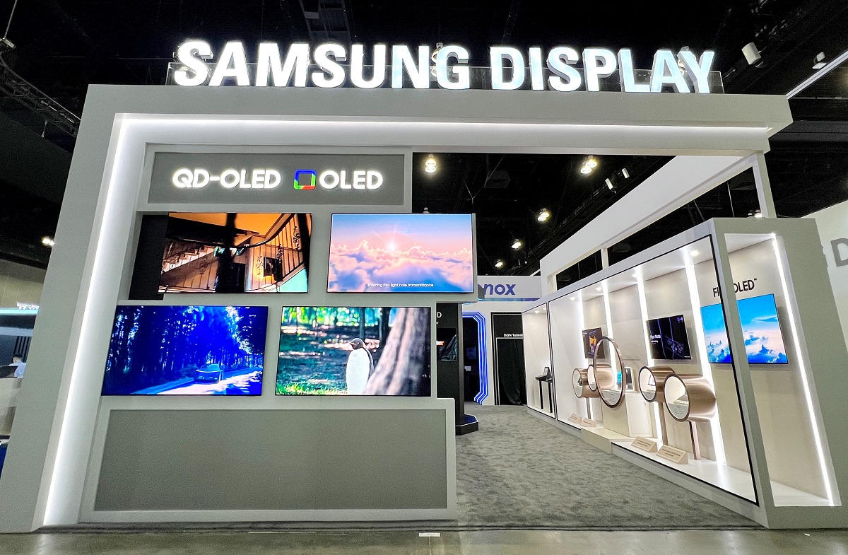Samsung има 12.4-инчов навиващ се OLED панел за мобилни устройства