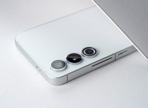 Samsung може да промени дизайна на Galaxy S24 и S24+