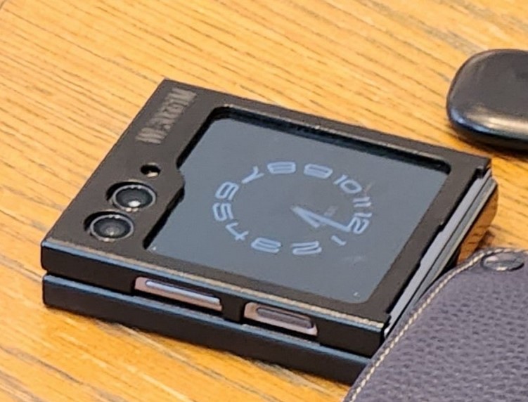 Снимка показва бъдещия Samsung Galaxy Z Flip5