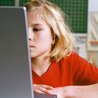 Момичетата се справят по-бързо с новите технологии от момчетата