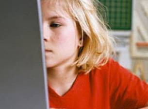 Момичетата се справят по-бързо с новите технологии от момчетата