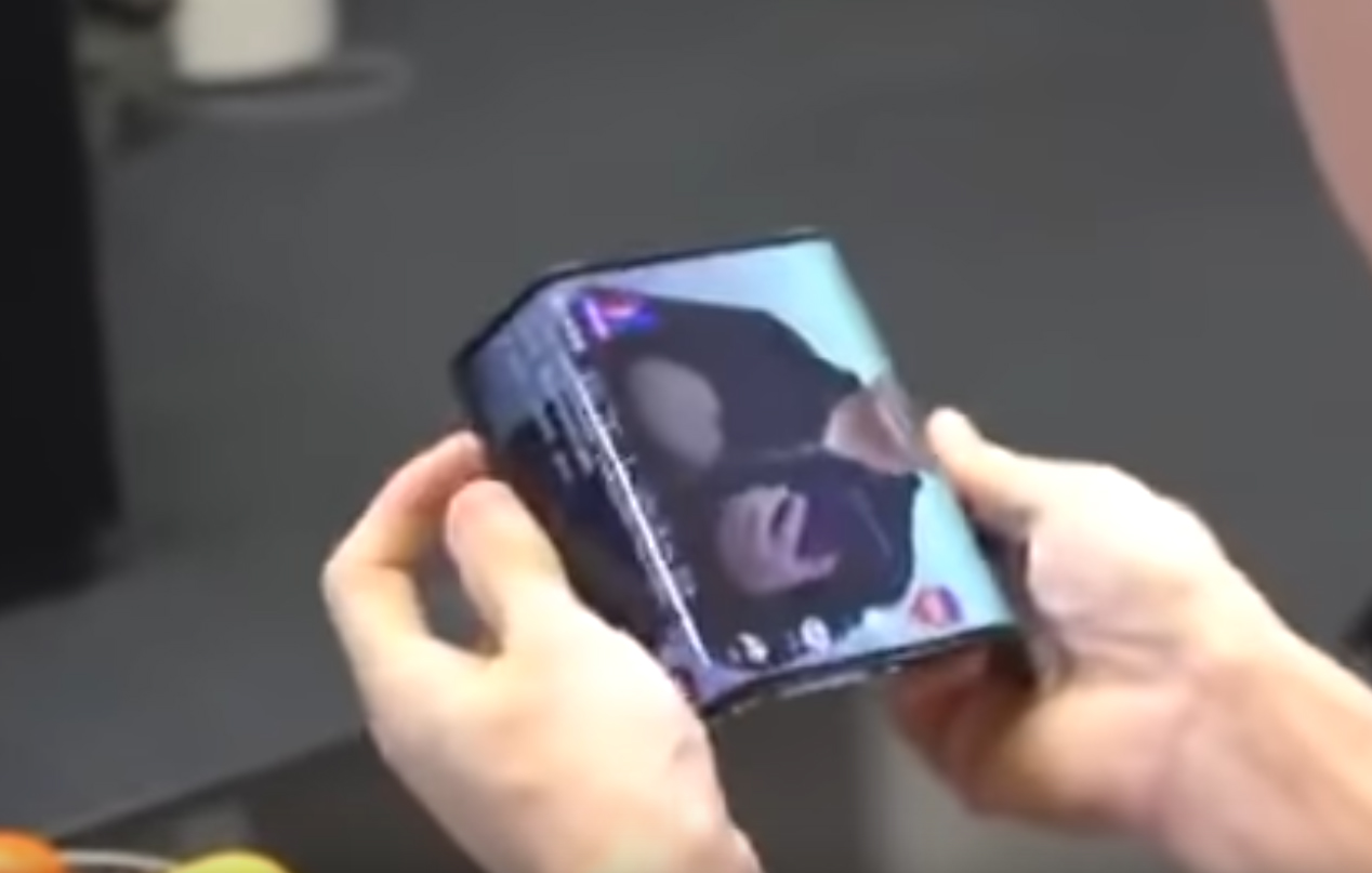 Видео показва смартфон със сгъваем дисплей на Xiaomi