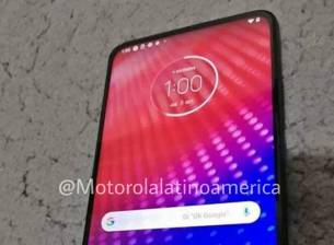 Нови снимки на смартфон Motorola с подвижна селфи камера