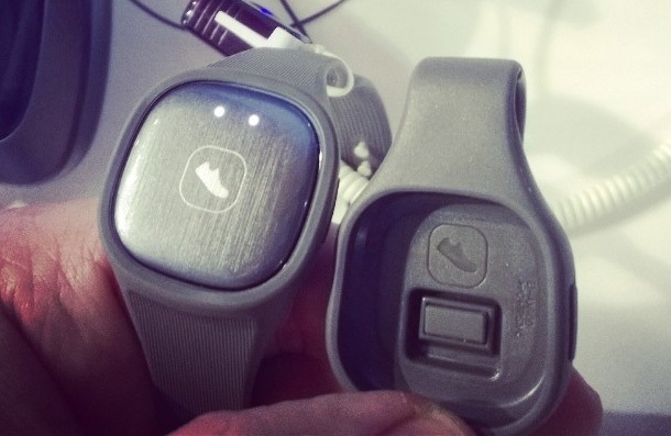 Samsung тихомълком пусна новата си фитнес гривна