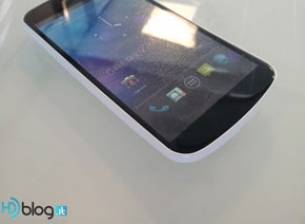 Реални снимки на Galaxy Nexus в бяло