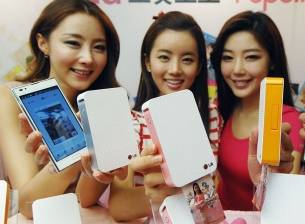 Pocket Photo е мобилен фотопринтер от LG