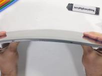 Този таблет остава здрав при опит за огъване с ръце