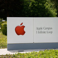 iPhone с над 13 милиона продажби за 2008 г.