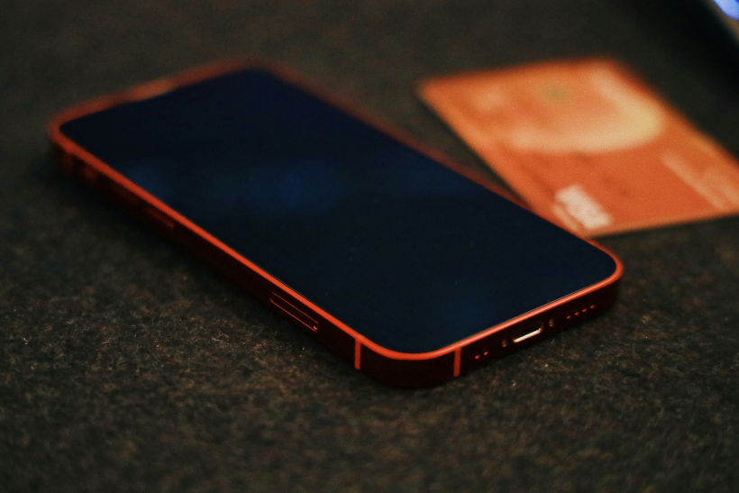 За феновете на iPhone mini: Apple може да представи Slim вариант в iPhone 17