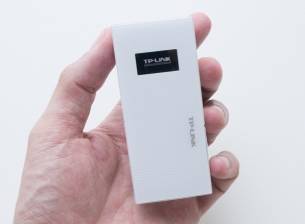 Компактният TP-Link M5360 комбинира мобилен 3G рутер и 5200 mAh батерия