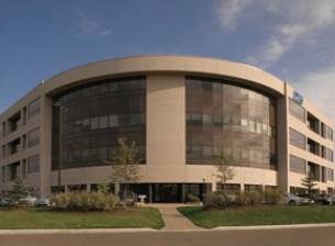 RIM с по-малка печалба за тримесечието, готви съкращения