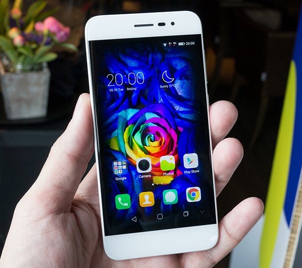 Поглед към достъпните смартфони Coolpad Porto S и Torino S