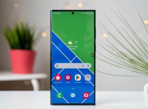 Samsung Galaxy S24 Ultra може да има плосък екран