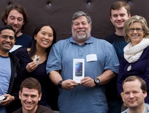 Съоснователят на Apple използва iPhone, но намира Android за по-добър в някои отношения