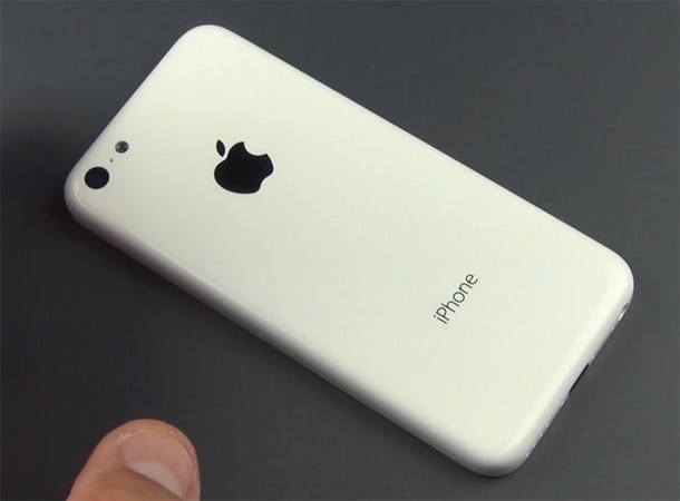 Видео с пластмасовия корпус на бюджетния iPhone