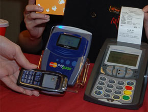 Мобилните потребители не вярват на компаниите за мобилни разплащания