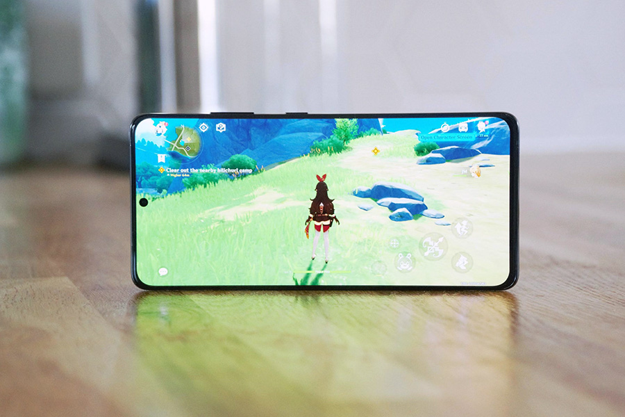 Samsung е доставила повече смартфони с LCD екрани през 2021