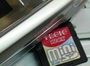 MiniSD карта с капацитет 2GB