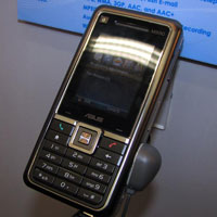 Asus M930 с QWERTY клавиатура и Windows Mobile