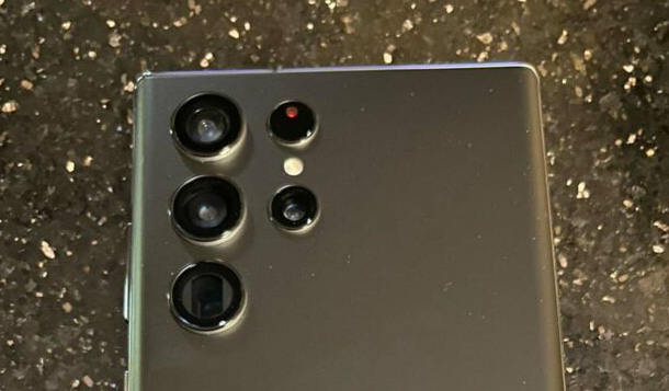 Първите реални снимки на Galaxy S22 Ultra показват интересни неща