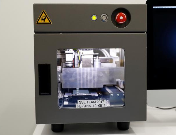 Секретната машина на Apple за ремонт на дисплеи ще е достъпна и за външни сервизи