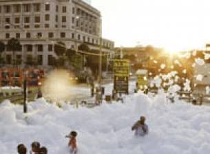 Море от пяна залива центъра на Маями