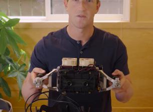 Meta показа редица прототипи на VR шлемове