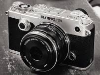Фотоапаратът Olympus PEN-F има ретро дизайн и модерни функции