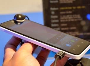 ZTE Geek залага на процесор Intel Clover Trail+ с честота 2GHz