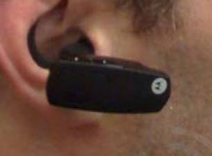 Първата слушалка с bone conduction от Motorola