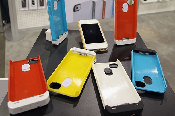 Учени разработиха по-сигурни батерии за смартфони