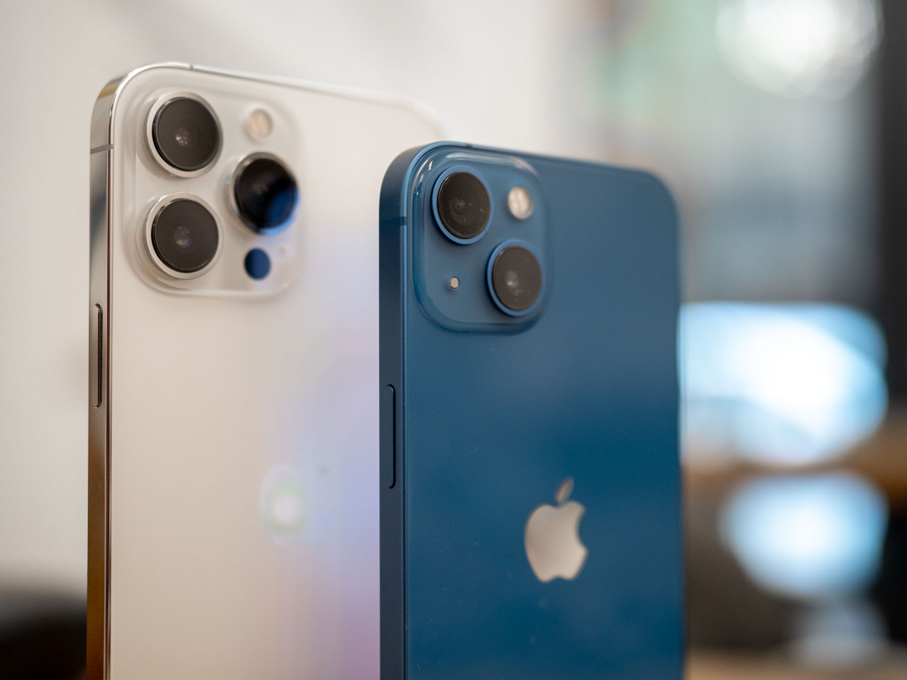 Струва ли си iPhone 13 или е по-добре да изчакате още една година?