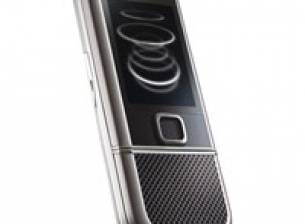 Висококачествени материали и стил в Nokia 8800 Carbon Arte