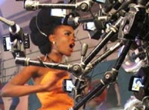 Музикален клип, заснет с телефони