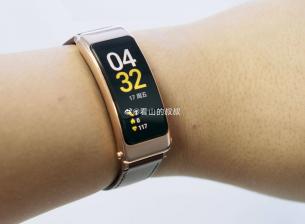 Появиха се данни за Huawei TalkBand B6 и Tablet C5 10