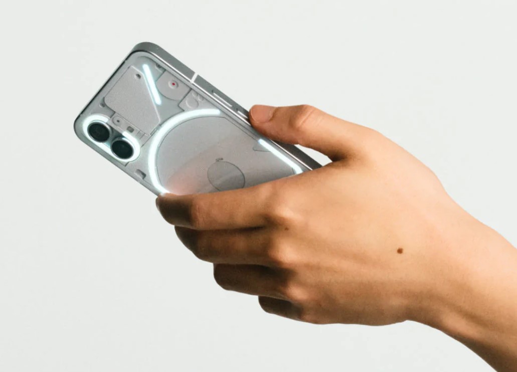 Възможно е Nothing да подготвя Lite версия на Phone (1)