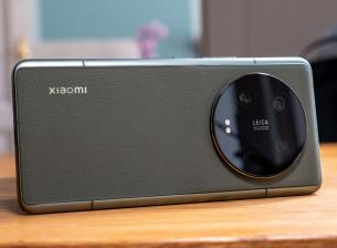 Среща с Xiaomi 13 Ultra и с неговите изненадващи аксесоари