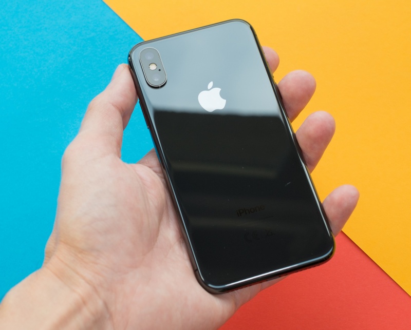 Apple планира изненадващ модел за 20-годишния юбилей на iPhone