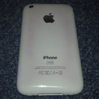 Устройствата с iPhone OS 3.0 загряват прекалено при работа