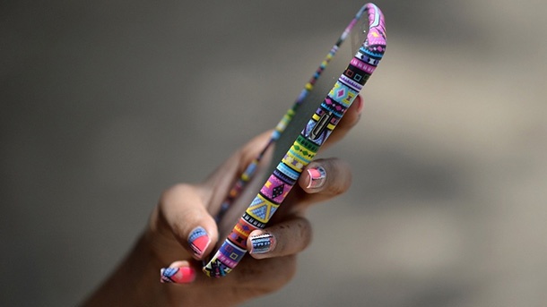 Индия въвежда изискване мобилните телефони да имат паник бутон