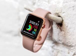Следващият Apple Watch ще е с по-голям дисплей