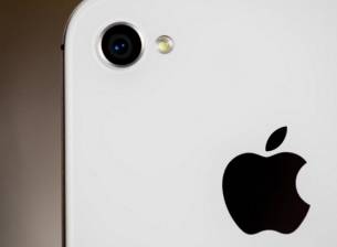 Apple обвинява слуховете за премиерата на iPhone 5 за слабите продажби