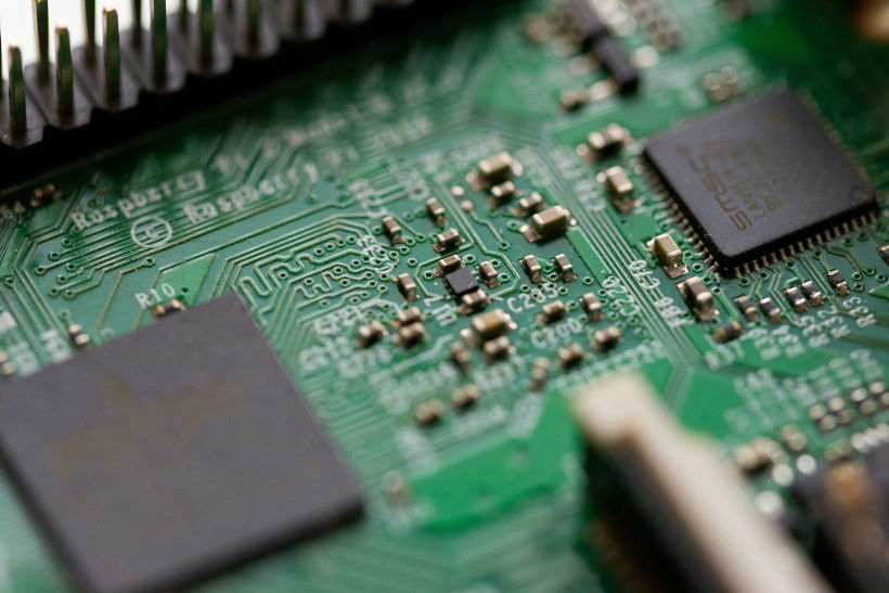 Qualcomm и Intel вече не могат да продават чипове на Huawei