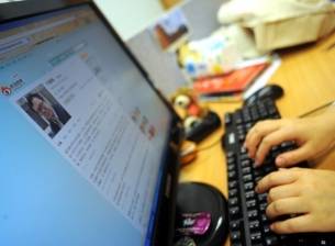 Пускането на фалшива информация в интернет се наказва със затвор в Китай