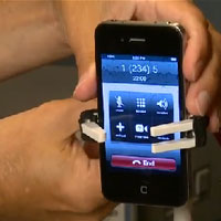 Тестове потвърждават проблема с антената на iPhone 4